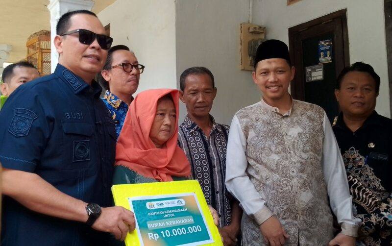 ‎Gandeng BWA, Walikota Serang Beri Bantuan Dana Perbaikan Rumah Korban Kebakaran